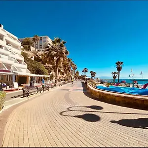https://la-roca-torremolinos.hotelsinnerja.org